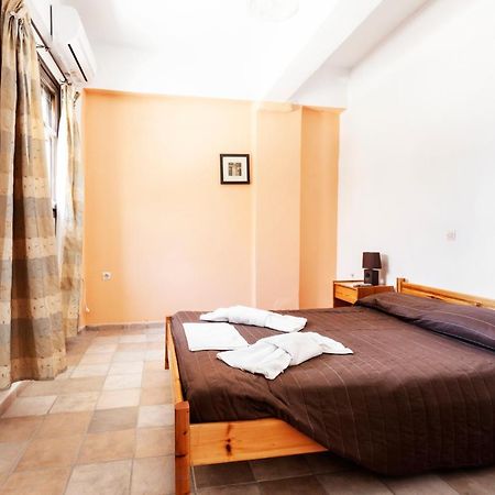 One Bedroom Apartment With Kitchenette# 12 A Raches  Exteriör bild